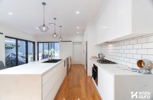 Rose Bay House | KozyGuru | Rose Bay | 3BR Steps to Beach + Parking