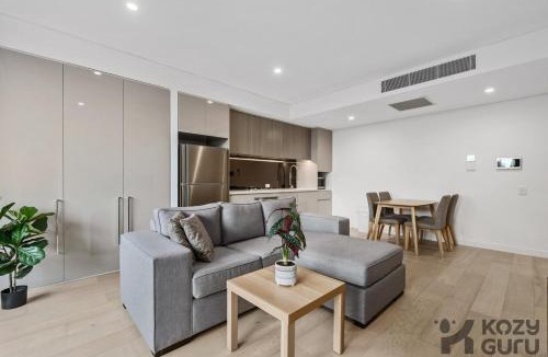 Roseville Apartment | KozyGuru | Roseville | Modern Leafy Retreat