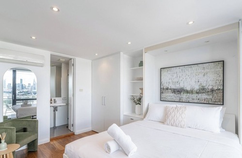 Rozelle Apartment | KozyGuru | Rozelle | Bridge View with Carpark