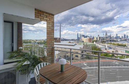 Rozelle Apartment | Kozyguru | Rozelle | Bridge View With Carpark