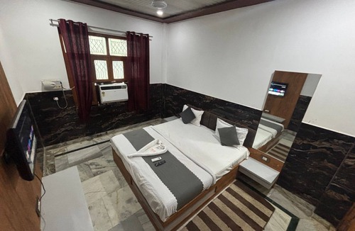 Vrindavan Hotel | KRISHNA HERITAGE