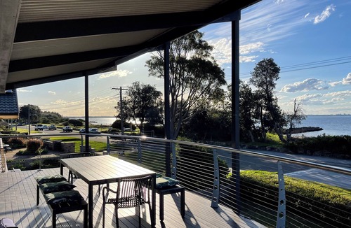 Kurnell House | Kurnell Waterfront home. nBayView. Just a few steps to calm beach.