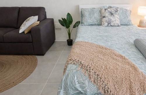 Dolphin Heads House | La Plage Cabane - stay by the Beach