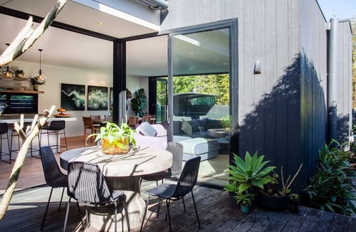 Rose Bay House | La vie en Rose, Rose Bay IH