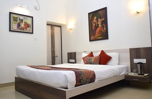 Mount Abu Hotel | LAKE INN