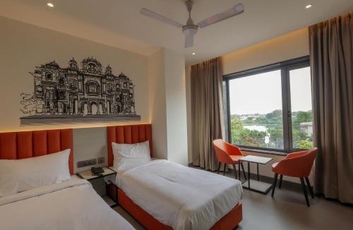 Mathura Hotel | Lakefront Hotel by Brijwasi