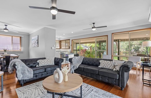 Chittaway Point House | Lakefront Serenity - Kayaks Available