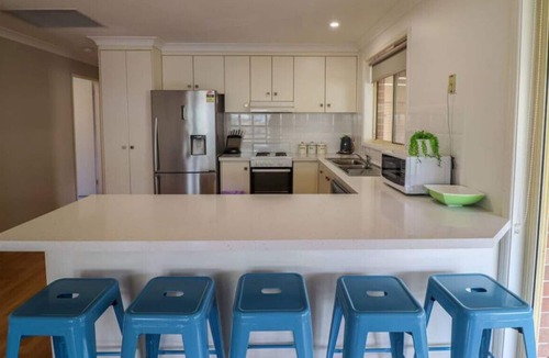 Swansea House | Lakelandia - Family house with pool!