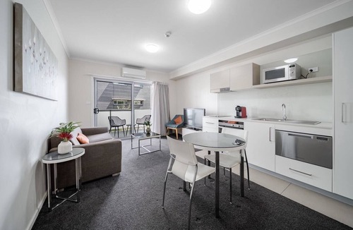 Greenway Apartment | Lakeside 1-Bed with A/C, Parking & Balcony
