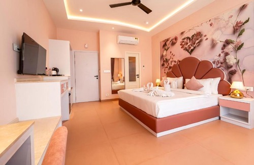 Udaipur Hotel | Lakeside Leisure A Lake View Hotel