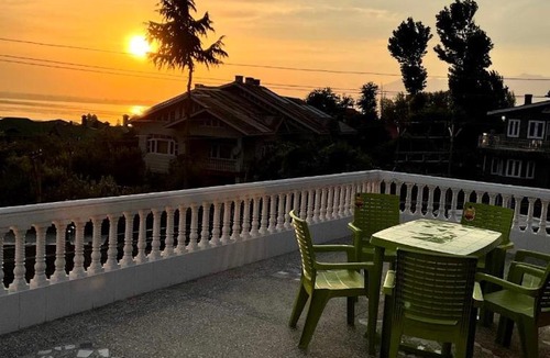 Nishat-Shalimar Villa | Lakeside Mountain Retreat