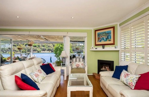Narrabeen House | Lakeside Retreat - Lakefront