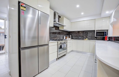 Gungahlin House | Lakeview Family Retreat: Canberra-Cozy Townhouse!
