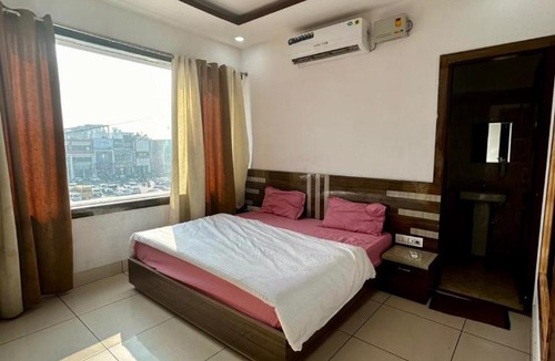 Kurukshetra Hotel | Laksh hotel,Proprietor Dilbag