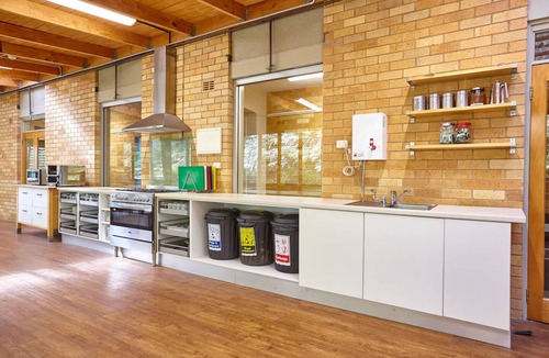 Mosman Cabin | Land's Edge Harbour Lodge - unique property right on the Harbour!n