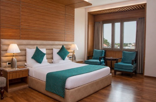 Marhi Hotel | Landmark Rewa AM Hotel Kollection