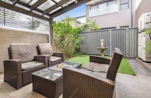 Forest Lodge House | Large 4BR Terrace Home in Forest Lodge