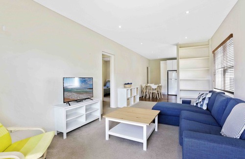 South Coogee House | ⚡Large Coogee Beach 2 Bedroom retreat - w/Parking⚡