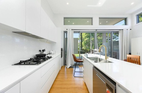 Riverwood House | Large Family-Friendly House｜Central Riverwood Stay