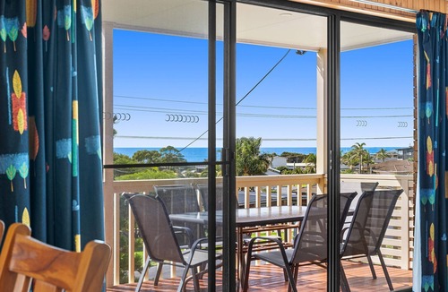 Dalmeny House | Large Family Home Close to the Beach
