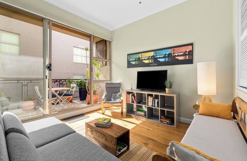 Ultimo Apartment | Laube 105 Modern Inner city Sanctuary with Balcony