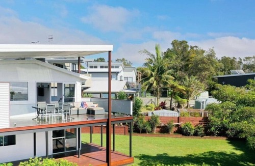 Bawley Point House | Lavish Home 4mins to the beach Pet- Friendly House