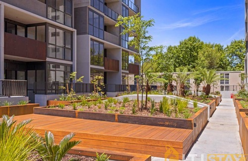 Lyneham Apartment | Lavish in Lyneham - 2BD 1BTH Apt