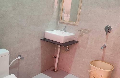 Barsana Hotel | Laxmi Seva Sadan Laxmi Hotel