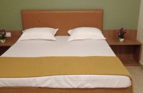 Anna Nagar Hotel | Laya Crest