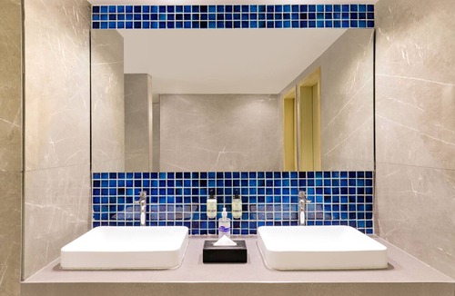 Agra Hotel | Lemon Tree Hotel Agra
