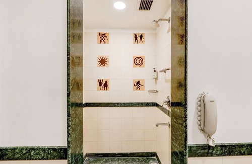 Ellis Bridge Hotel | Lemon Tree Hotel, Ahmedabad