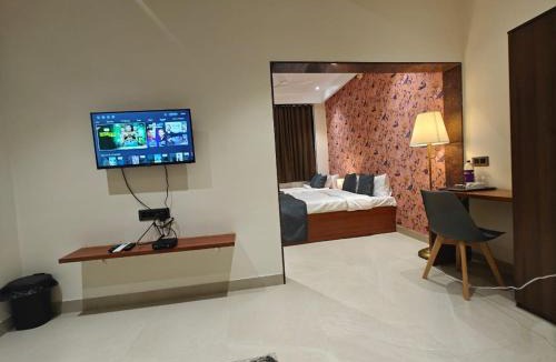 Akalkot House | LEO Deluxe & Suite Room