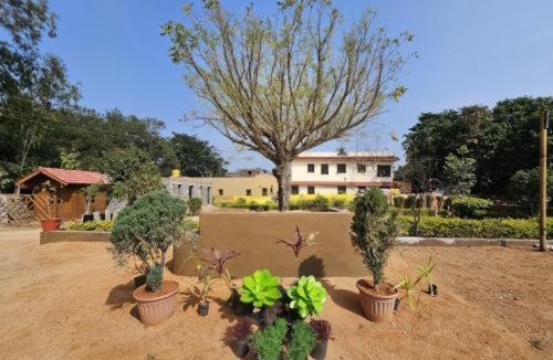 Kamalapur House | LEO DREAM HAMPi