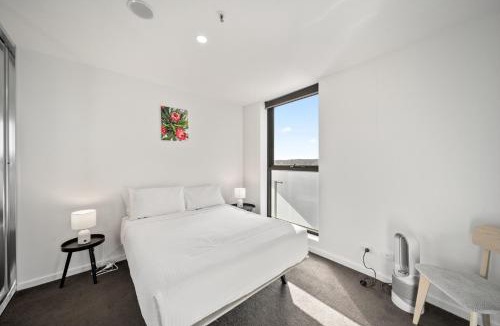 Gungahlin Apartment | Light-Filled 1-Bed Apartment with Pool & Gym
