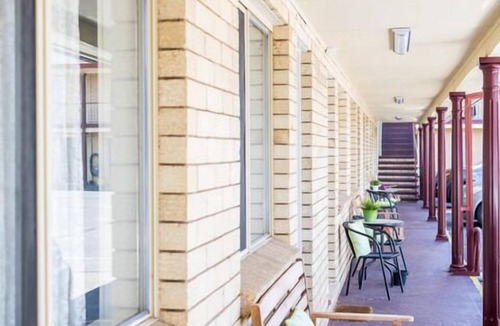 Goulburn Bed & Breakfast | Lilac City Motor Inn Standard Twin Room 20