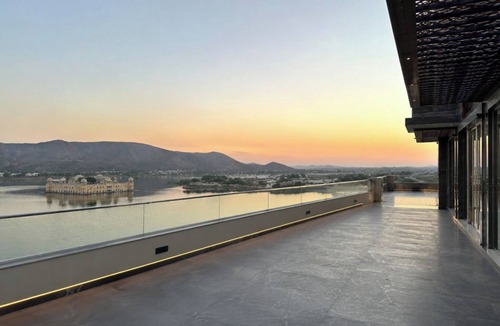 Amer Fort Road Hotel | Lime tree Hotels & Banquet Jal mahal Jaipur