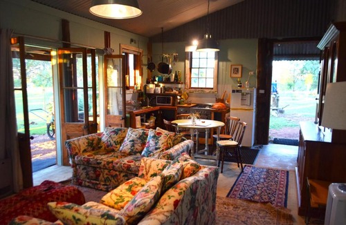 Wallabadah Apartment | Little House in the Nursery grounded and welcoming