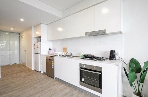 Liverpool Apartment | Liverpool 3Br APT Business Hospital Parking 8ppl