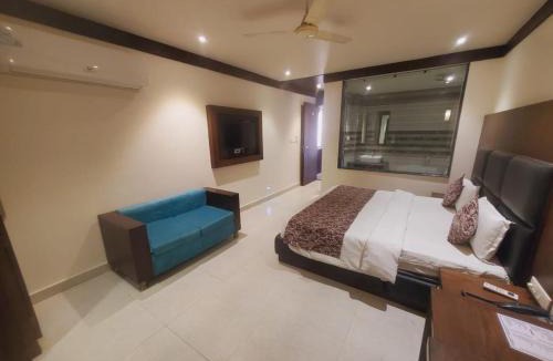 Taj Ganj Hotel | love kush hotel