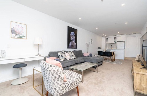 City East Apartment | Lovely 2BR Apartment w/free parking on premises