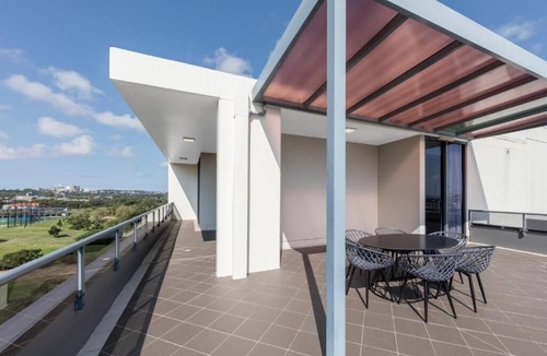 Waterloo Apartment | Lovely 3 Bedroom Park Suite at Waterloo Sydney