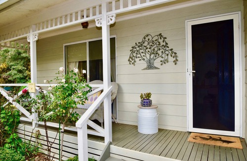Burrawang Cottage | Lucindale lovely cottage garden
