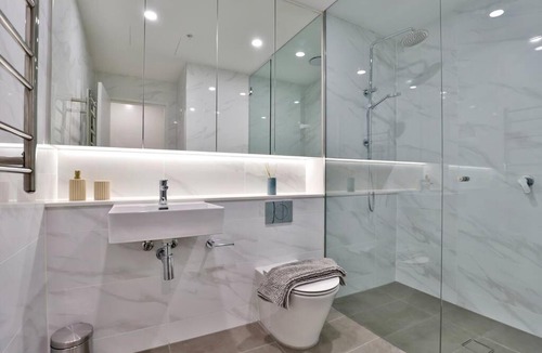 Leichhardt Apartment | Lumière Sanctuary - Antique Elegance with Parking