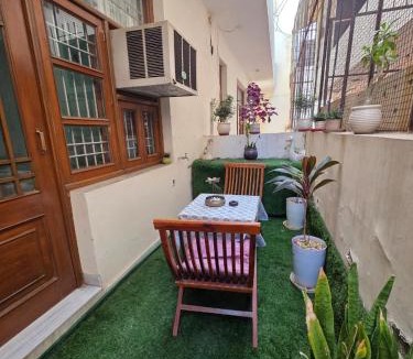 Vaishali Nagar House | Lush Living Suite