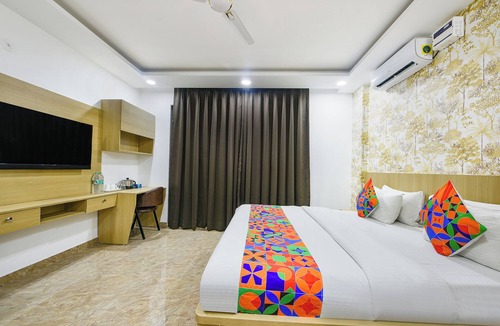 DLF Phase 1 Hotel | Luxe 8 Stayz