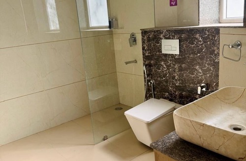 DLF Phase 1 Hotel | Luxe 8 Stayz