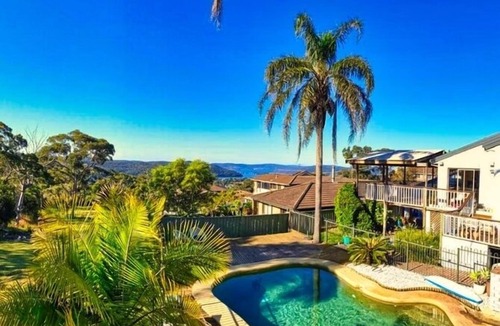 Umina Beach House | Luxe Family Getaway Umina | Trails & Waves Nearby