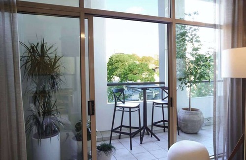 Surry Hills Apartment | Luxe Loft Style Retreat in Surry Hills + Pool Gym