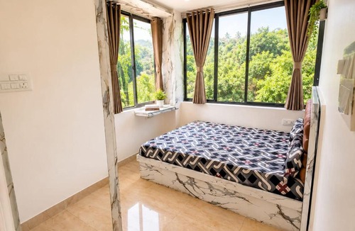 Aundh Apartment | LuxeBnb - Hill View 2bhk Baner