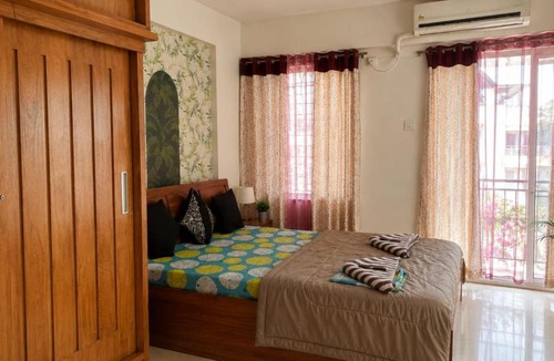 Aundh Apartment | LuxeBnb - The Sage Studio Room
